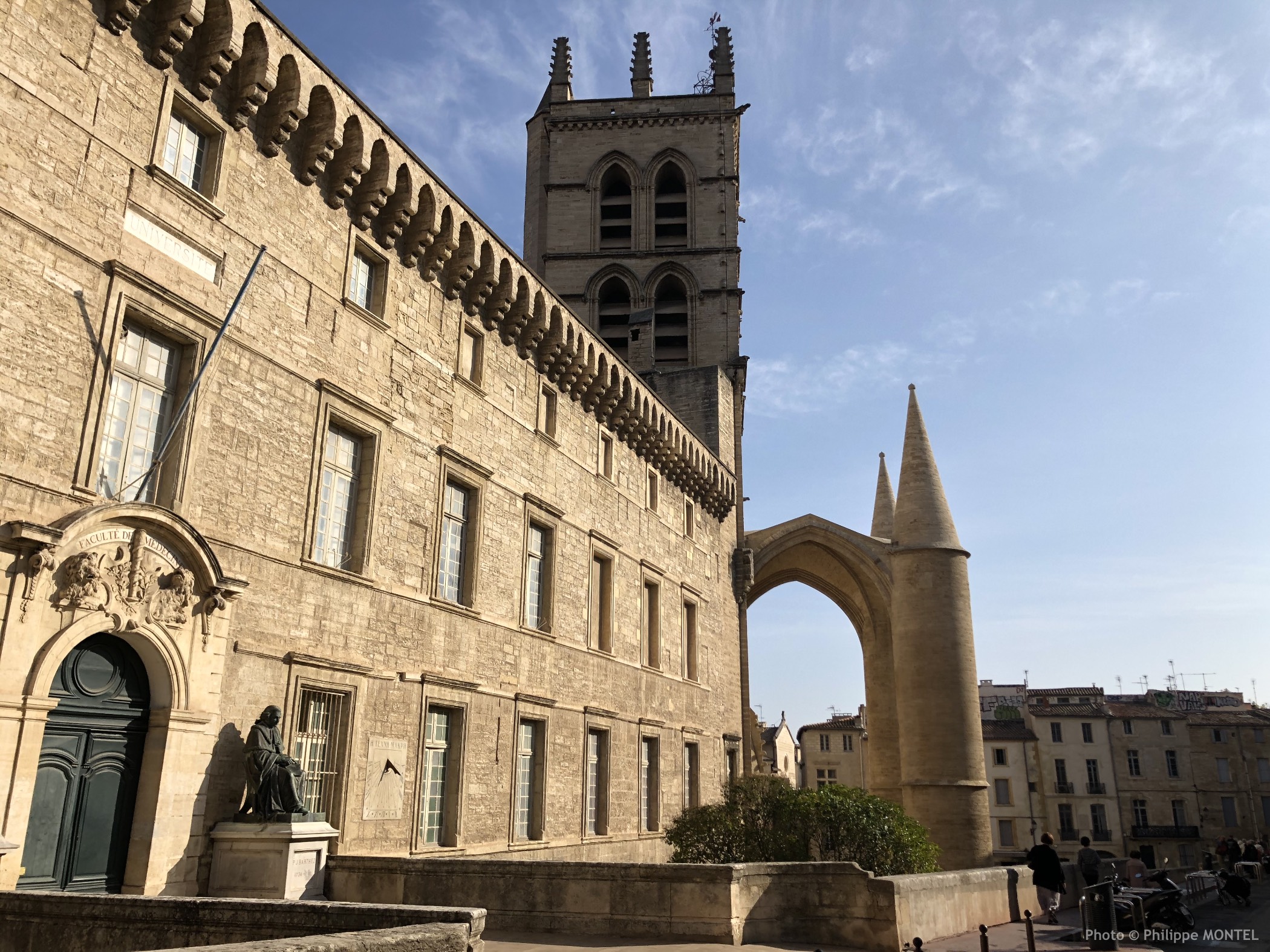Faculté de médecine de Montpellier et cathédrale Saint-Pierre